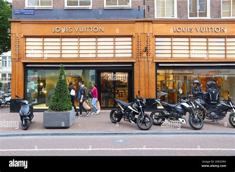 lv pc hooftstraat ruilen|Louis Vuitton Pieter Cornelisz Hooftstraat .